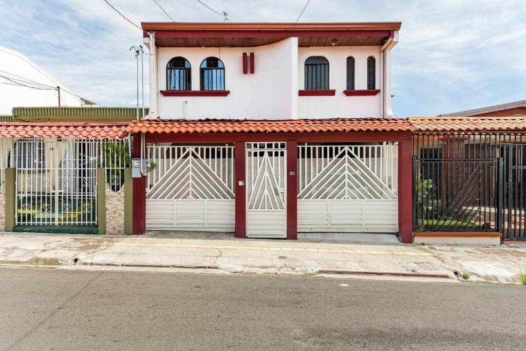 Private Bedroom 10 Minutes From The Sjo Airport Alajuela Ngoại thất bức ảnh